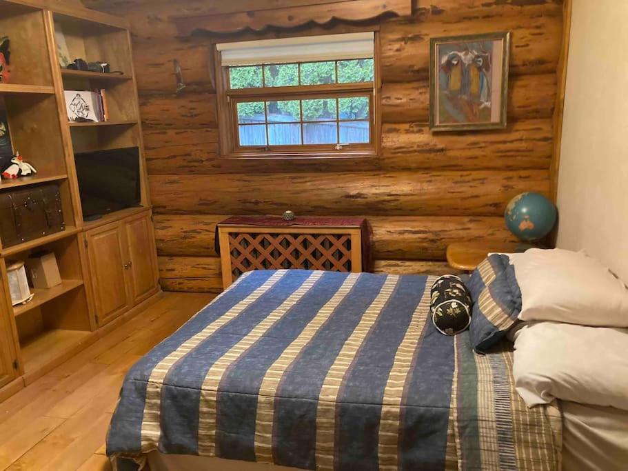 Union Bay Log Home Екстер'єр фото
