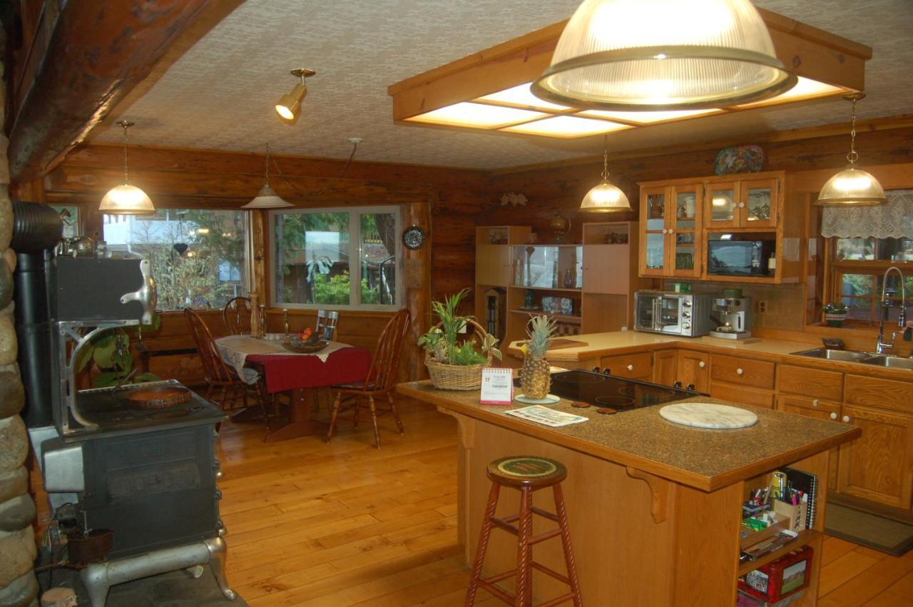 Union Bay Log Home Екстер'єр фото